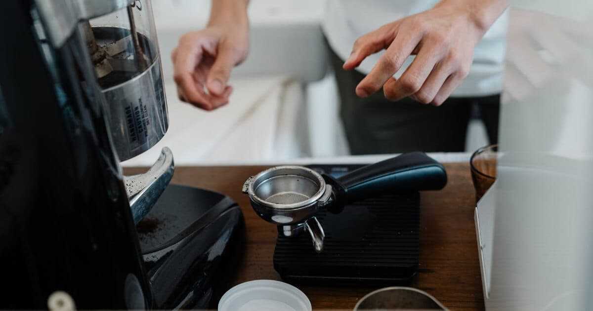 Jak skutecznie odkamienić ekspres do kawy? Nasze propozycje Jak skutecznie odkamienić ekspres do kawy? Nasze propozycje